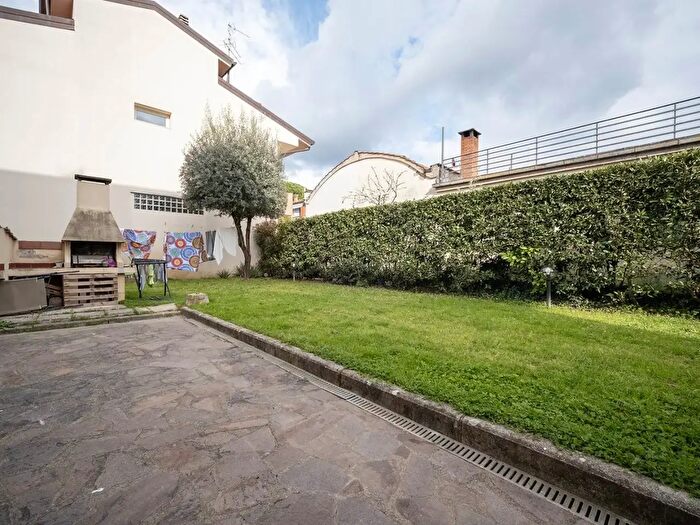 Appartamento trilocale in vendita in Via Amilcare Ponchielli, Campi Bisenzio