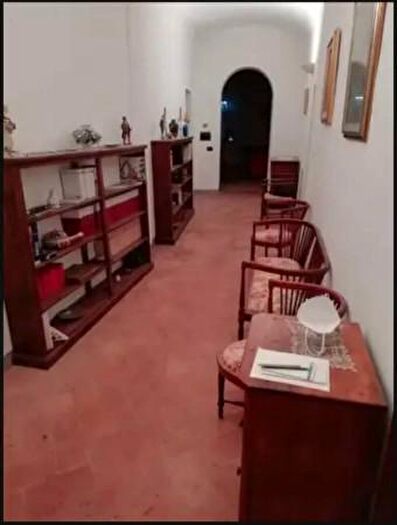 Appartamento con 6 locali in vendita in Via Tiberio Gazzei, Radicondoli