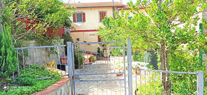 Casa con 7 locali in vendita in Immediata Estremita del Paese di Castel del Piano Castel del Piano Grosseto, Castel Del Piano