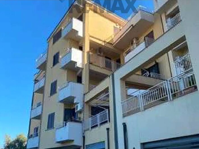 Appartamento trilocale in vendita in Via Antonino di Pace Snc, Acquedolci
