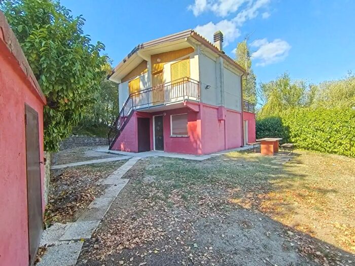 Casa con 8 locali in vendita in Trasasso Monzuno Bologna, Monzuno