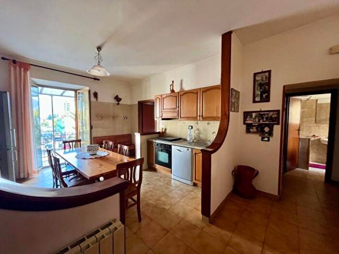 Appartamento trilocale in vendita in Via Vittorio Emanuele, Colleferro