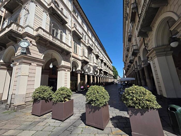 Appartamento con 5 locali in affitto in VIA FILIPPO JUVARRA, Cittadella, Torino