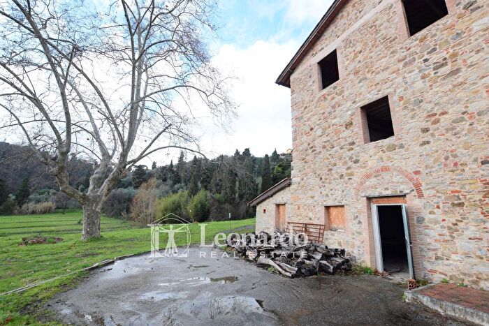 Casa con 9 locali in vendita in Via di Pera, Massarosa