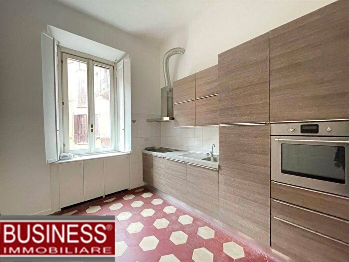 Appartamento quadrilocale in affitto in Via Spartaco, Cadore, Milano