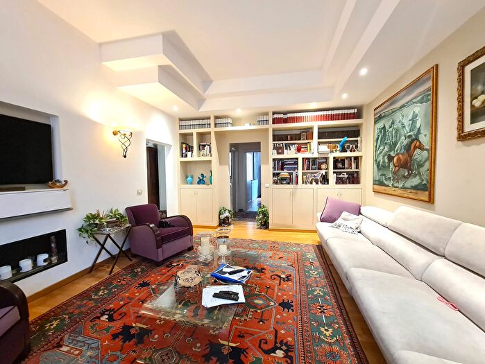 Appartamento con 6 locali in vendita in Viale dei Mille, Firenze