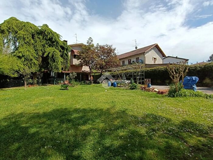 Casa con 5 locali in vendita in Via Cacciatori delle Alpi, Seveso