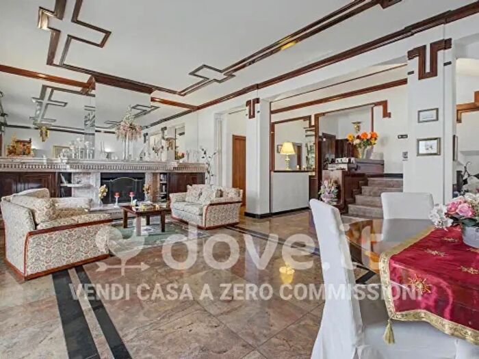 Casa con 6 locali in vendita in Viale della Pesca, Fiumicino