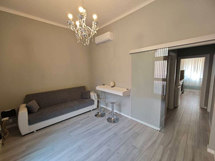 Appartamento trilocale in affitto in Via Sant'Isaia, Saragozza dentro le Mura, Bologna