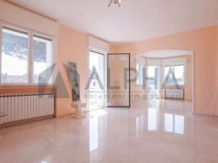 Casa con 6 locali in vendita in Via Castelfidardo, Ravenna