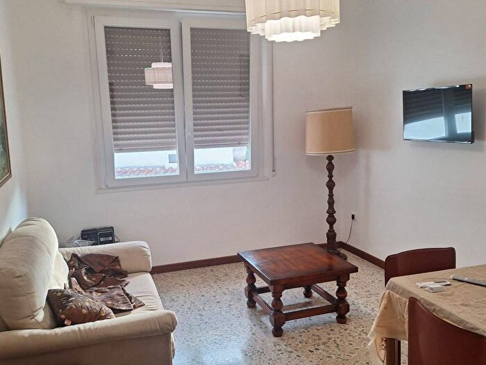 Appartamento trilocale in affitto in Via Gole di San Venanzio, Ospedale, Pescara