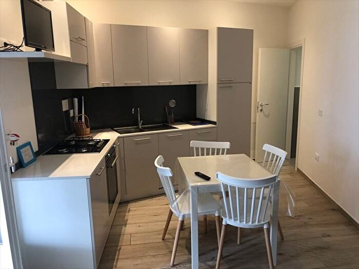 Appartamento trilocale in affitto in VIA XIIV MAGGIO, Lungomare di Levante, Senigallia