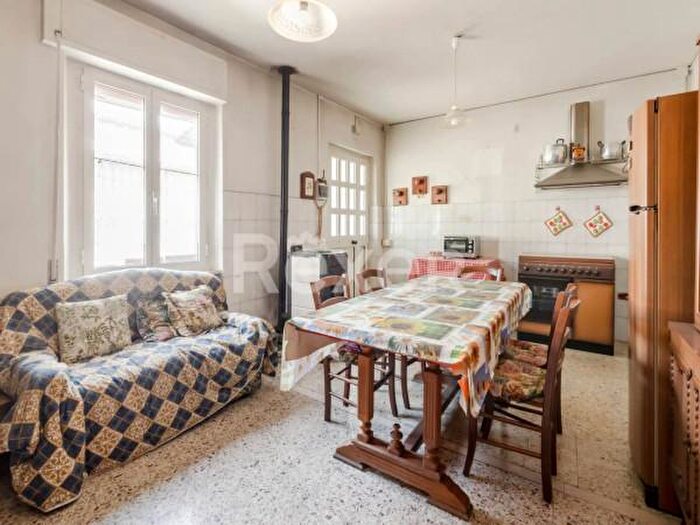 Casa con 6 locali in vendita in Vocabolo Molinaccio, Nocera Umbra