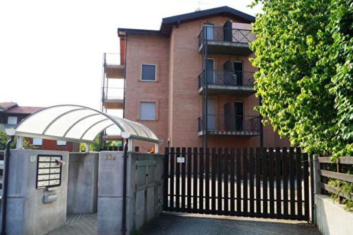 Appartamento trilocale in vendita in Via Case Nuove, Sesto Calende