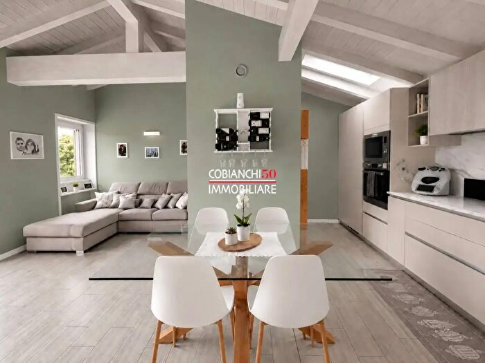 Appartamento quadrilocale in vendita in Strada Statale del Lago Maggiore, Verbania