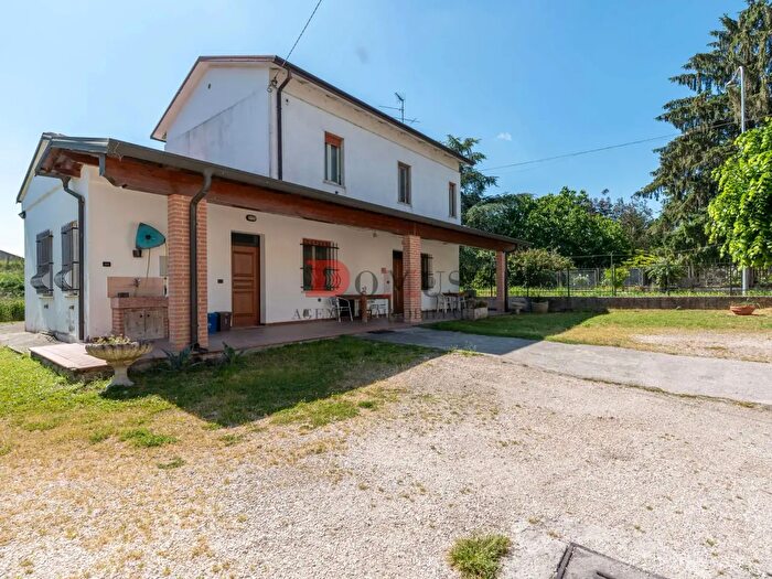 Casa con 5 locali in vendita in Via Garibaldi, Bagnolo San Vito