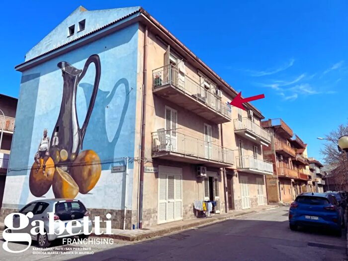 Appartamento con 5 locali in vendita in Via Vittime di Guerra, Acquedolci