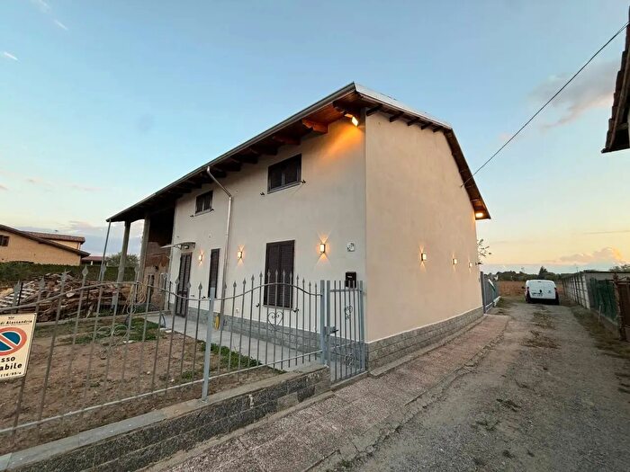 Casa con 7 locali in vendita in Strada Raggi, Alessandria