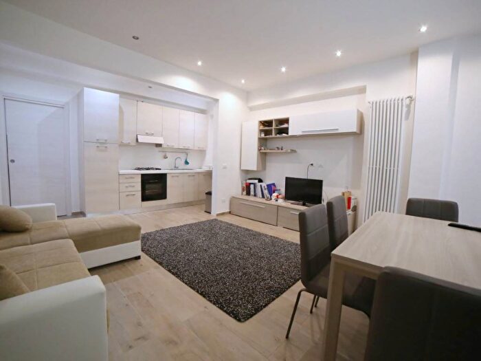 Appartamento trilocale in affitto in Via Sangallo, Città Studi, Milano
