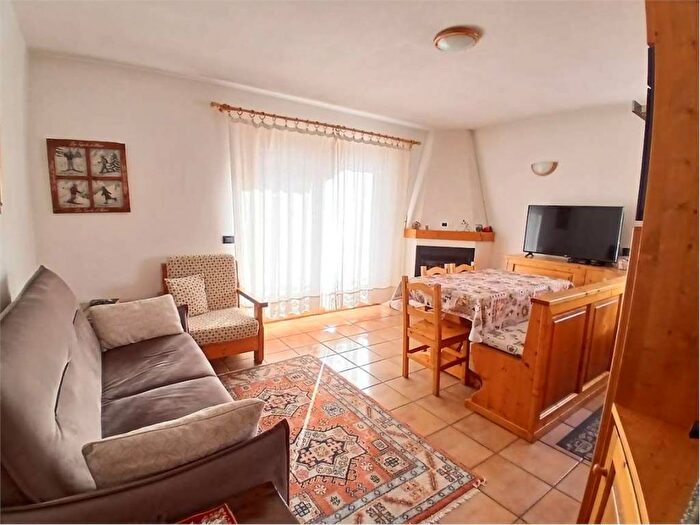 Appartamento bilocale in affitto in Via Alle Fornici A, Turri Piano, Valdidentro