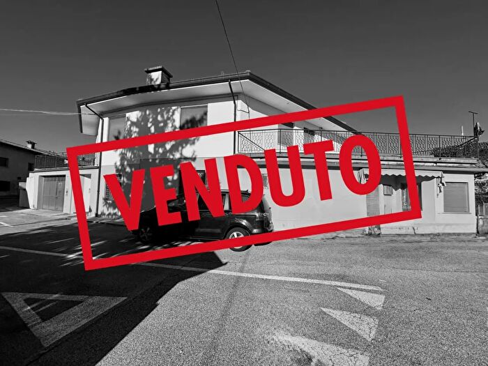 Appartamento trilocale in vendita in Arba