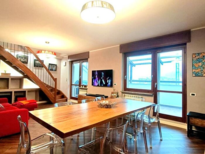 Casa con 6 locali in affitto in Via Bassano, Santa Rita, Torino