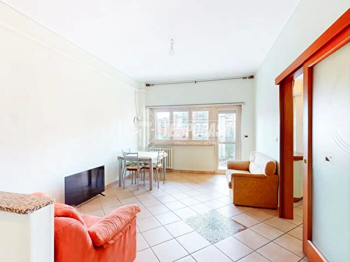 Appartamento quadrilocale in vendita in Via Nuoro, Torino