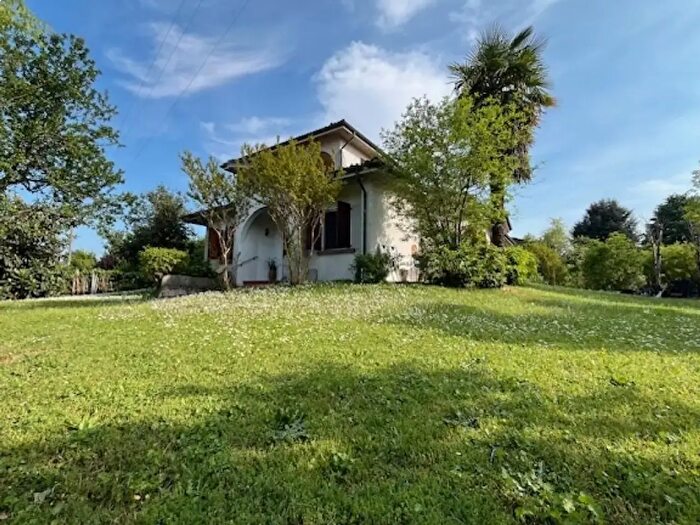 Casa con 5 locali in vendita in Corno Giovine