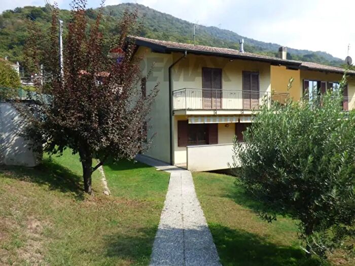 Casa quadrilocale in vendita in Via Regordallo B, Dumenza