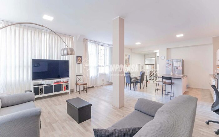 Appartamento quadrilocale in vendita in Via Gioacchino Murat, Milano