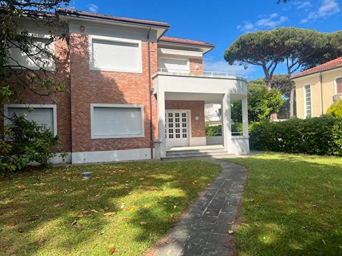 Appartamento quadrilocale in affitto in Piazzale Napoli, Milano Marittima, Cervia