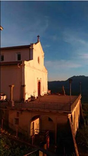 Casa con 6 locali in vendita in Via Vittorio Emanuele III, Aquara