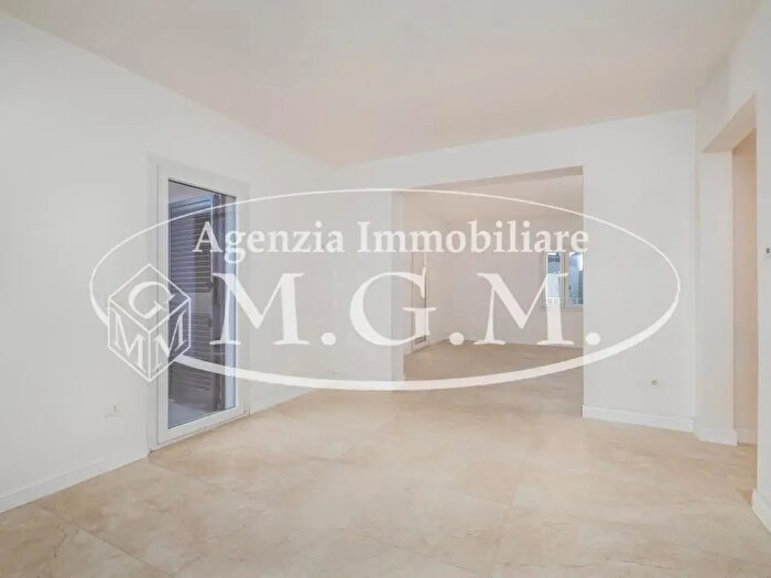 Appartamento con 5 locali in vendita in Bientina