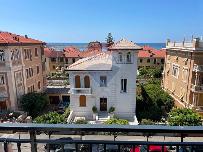 Appartamento con 5 locali in vendita in Chiavari