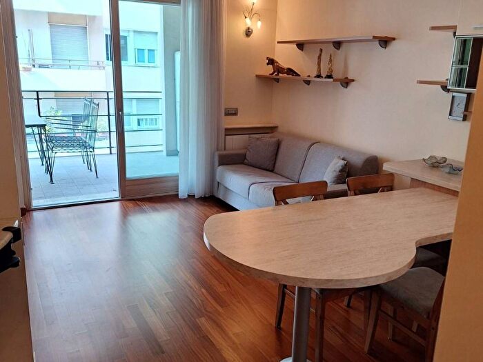 Appartamento bilocale in affitto in Morgagni, Milano