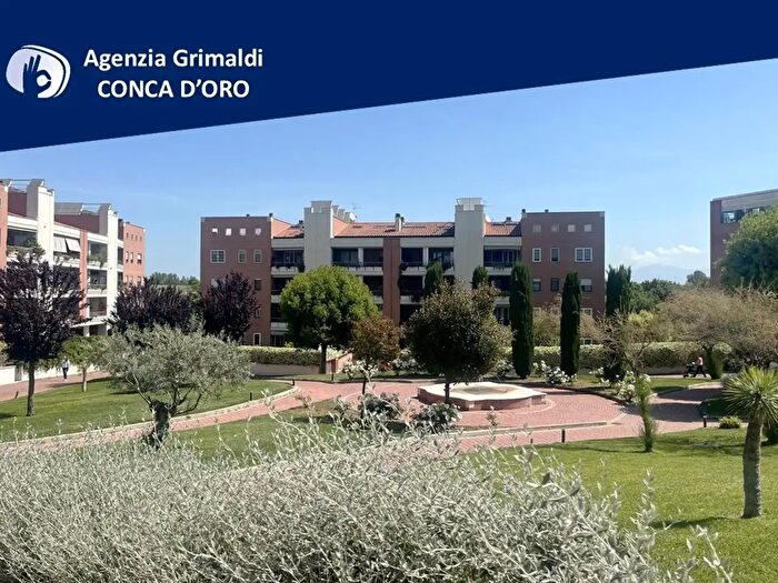 Appartamento trilocale in vendita in Via Mario del Monaco, Roma
