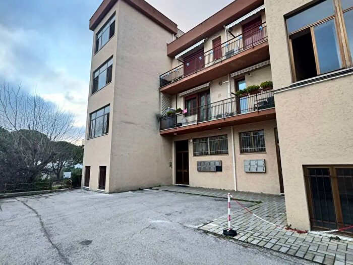Appartamento con 6 locali in vendita in Quercetti, Osimo