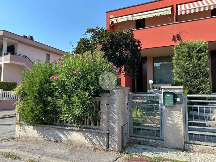 Casa trilocale in vendita in Via Repubblica, Calvisano