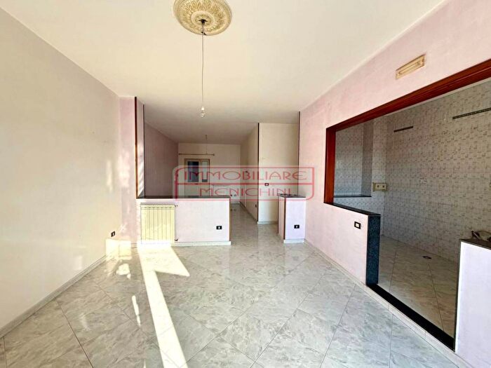 Appartamento trilocale in affitto in Via Vittorio Veneto, Centro, Marigliano