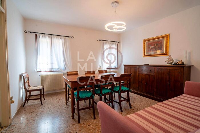 Casa quadrilocale in vendita in Via Pallade, Follina