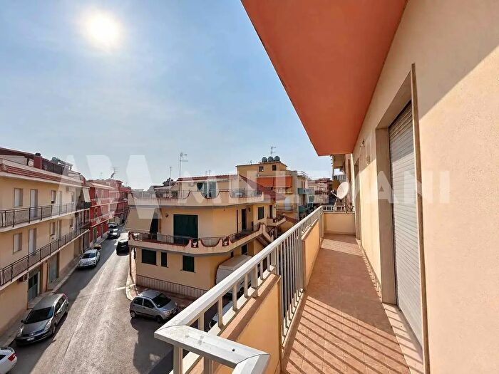Appartamento con 6 locali in vendita in Via Quasimodo, Pozzallo