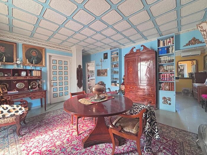 Casa con 9 locali in vendita in Via Emilia, Cadeo