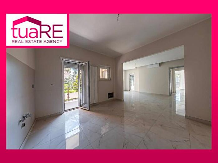 Appartamento con 6 locali in vendita in Via Giovanni Devich, Roma