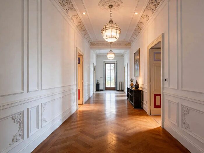 Appartamento con 5 locali in vendita in Strada Superga, Torino