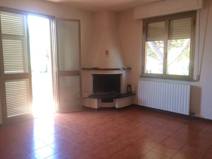 Casa quadrilocale in affitto in via umberto tarracini, Semicentro, Cascina