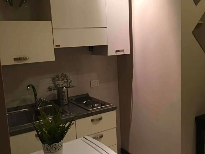 Appartamento monolocale in affitto in Via Cicco Simonetta, Milano