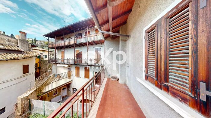 Appartamento quadrilocale in vendita in Gargnano