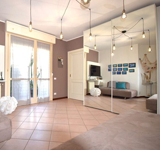 Appartamento trilocale in vendita in Viareggio