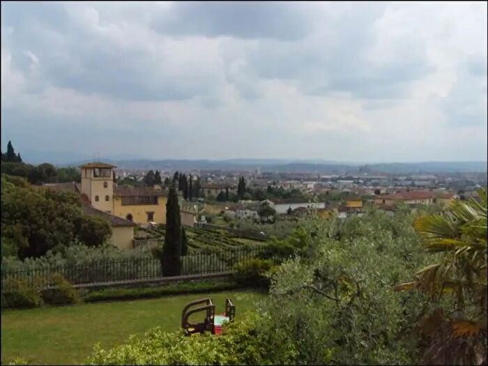 Casa quadrilocale in affitto in Firenze