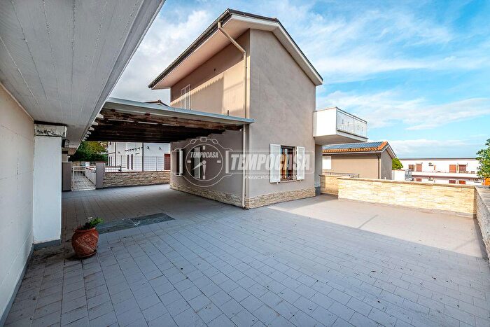 Casa quadrilocale in vendita in Numana